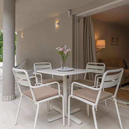 Nice Apartment In Plomin With Jacuzzi Eksteriør billede